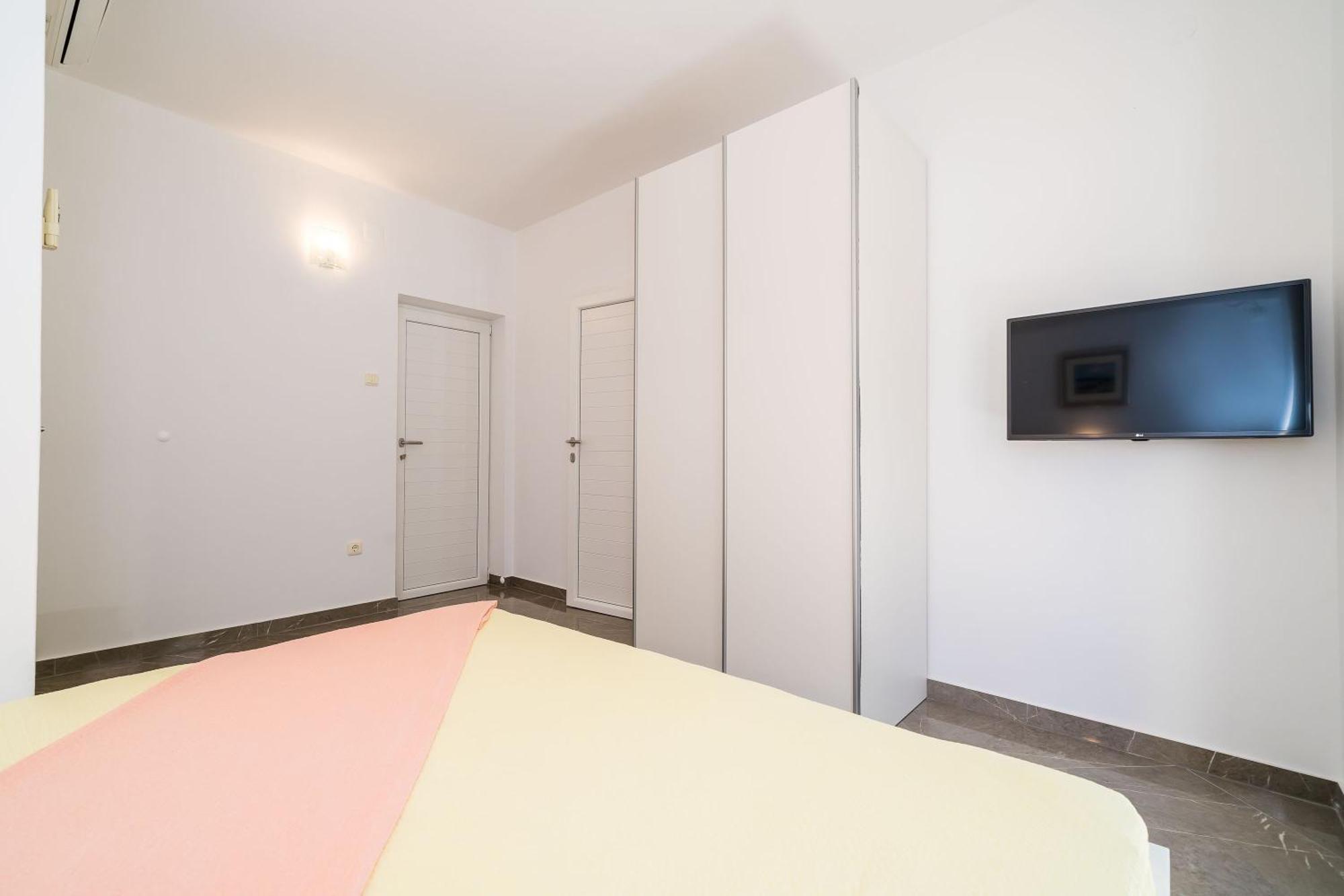 Rooms & Apartments Barisic Mlini Room photo